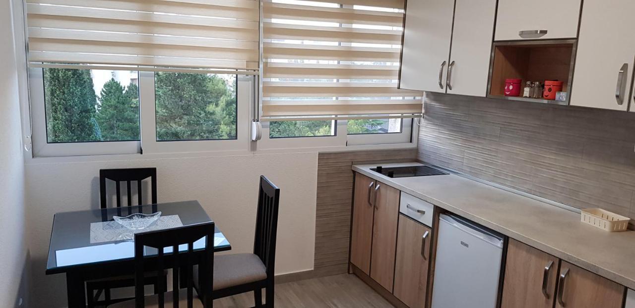 Renta Stan Apartman Odmor Podgorica Kültér fotó
