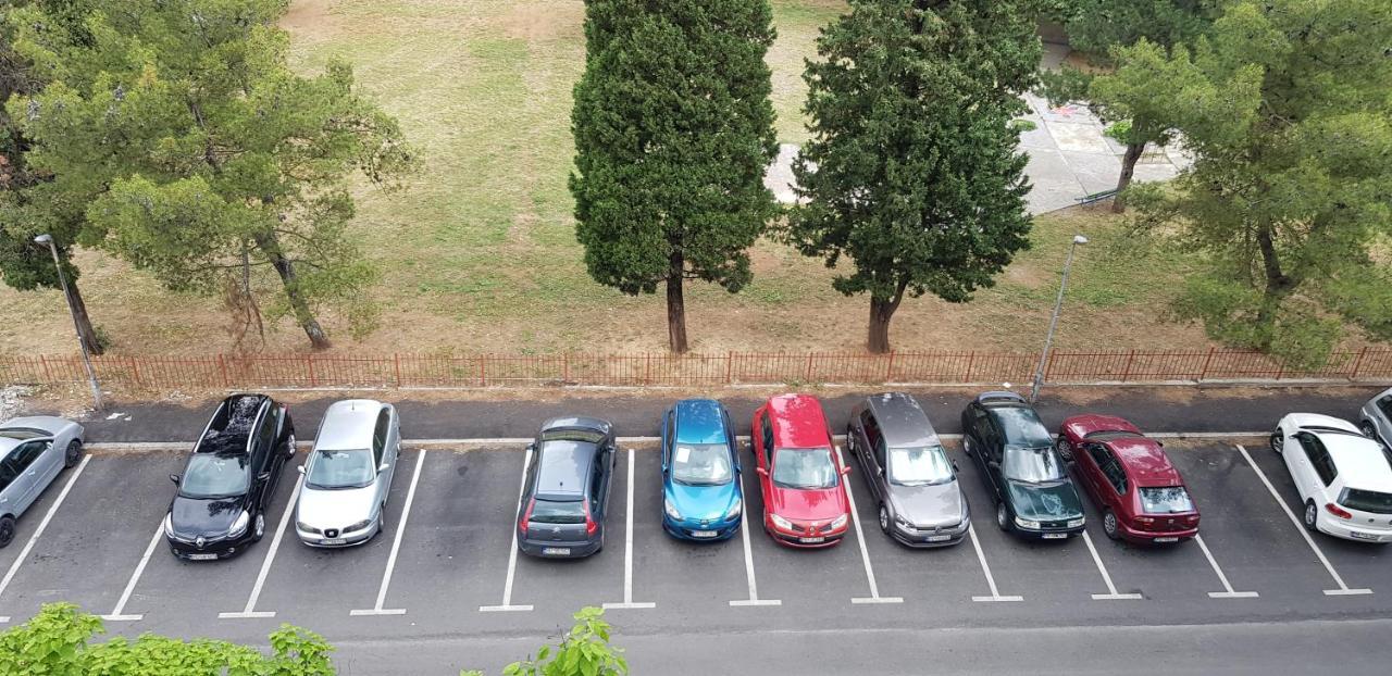 Renta Stan Apartman Odmor Podgorica Kültér fotó